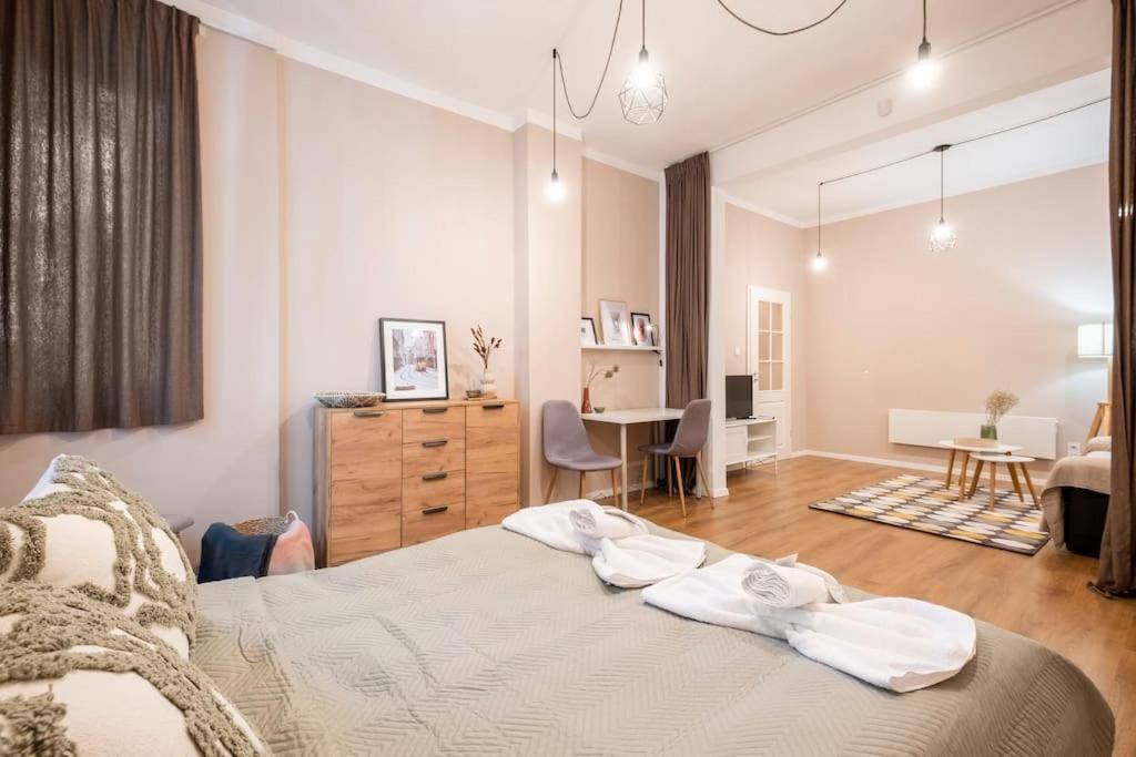 Top Centre 1 Bedroom Apt Next To Vitosha Blvd. صوفيا المظهر الخارجي الصورة