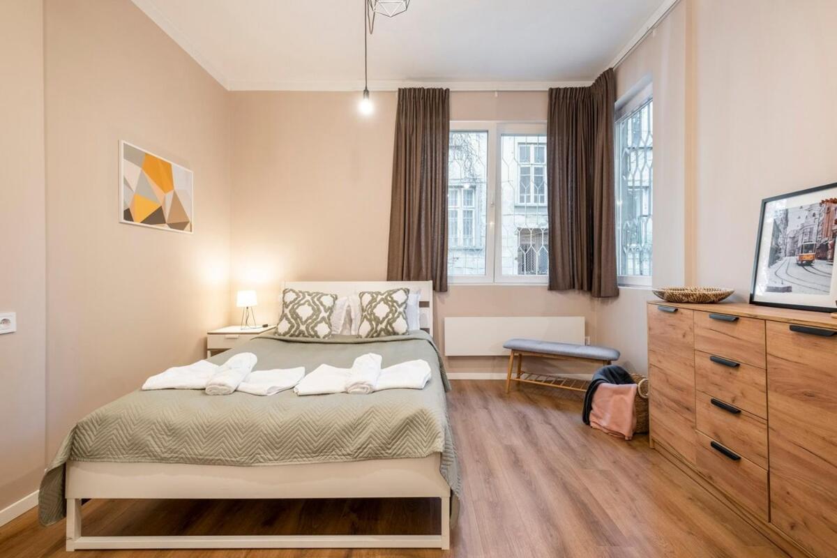 Top Centre 1 Bedroom Apt Next To Vitosha Blvd. صوفيا المظهر الخارجي الصورة